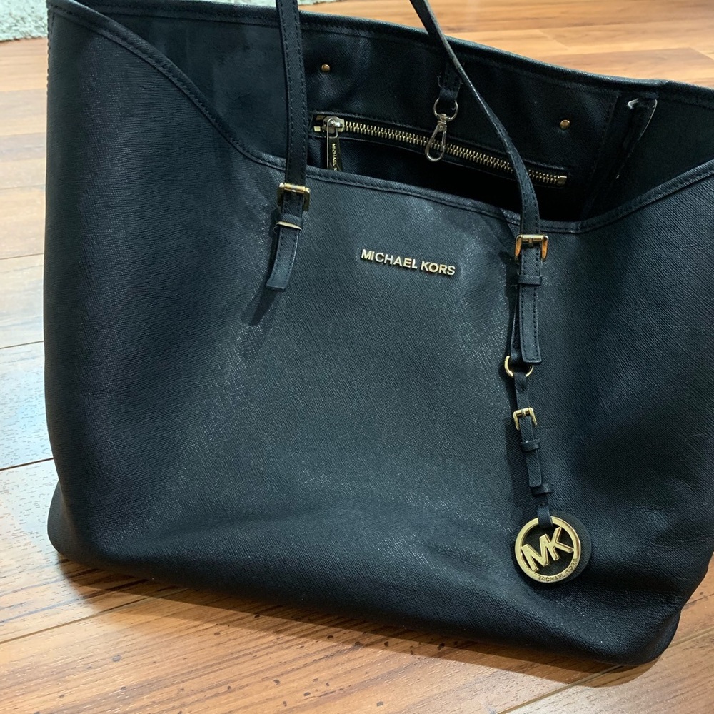 Black Michael Kors bag